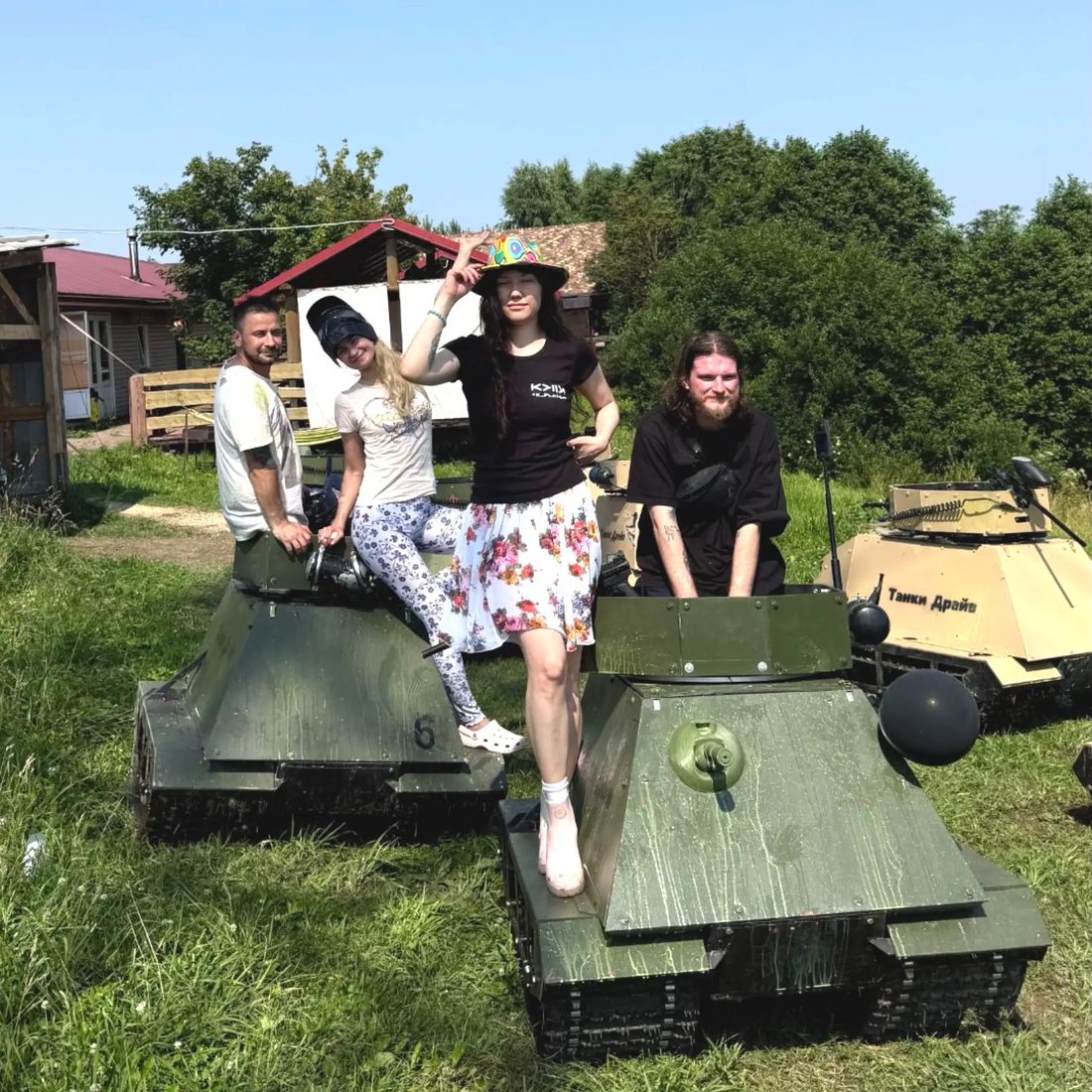 Гости на танкартах